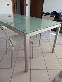 tavolo in vetro