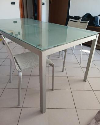 tavolo in vetro