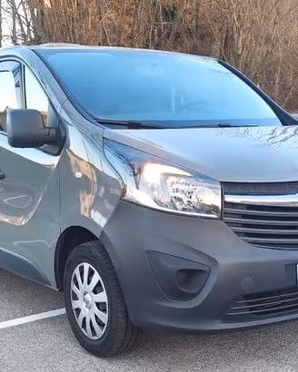 Van furgone allestito camper Vivaro trafic talento