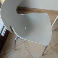 Tavolo in metallo e vetro + 4 sedie come nuovi