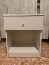 Coppia Comodini bianchi