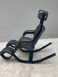 Sedia a dondolo ergonomica Stokke