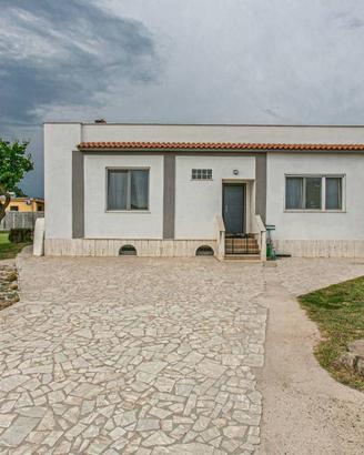 Villa di 194 m² con più di 5 locali e box auto dop