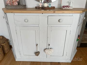 Mobile antico restaurato shabby