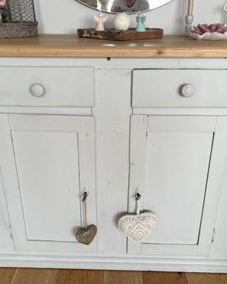 Mobile antico restaurato shabby