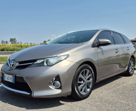 Toyota Auris 1.4 D4 Touring