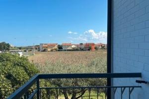 Trilocale con giardino e magazzino. Marotta M/1946