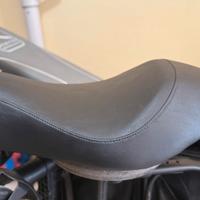 Sella harley iron 883