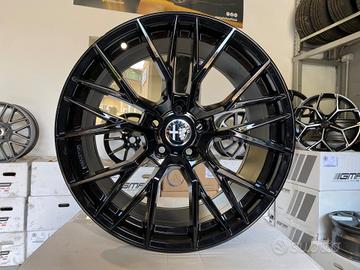 Cerchi Alfa Romeo raggio 18 NUOVI cod.873424