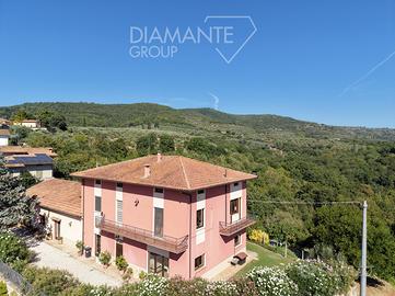 Casa indipendente con giardino recintato