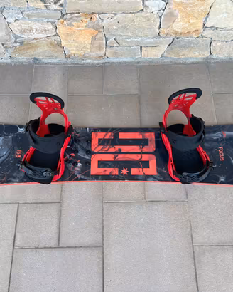 SNOWBOARD DC FOCUS + ATTACCHI UNION FLITE PRO