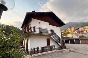 3 LOCALI A BORNO