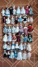 Bambola snodabile in porcellana miniatura vintage