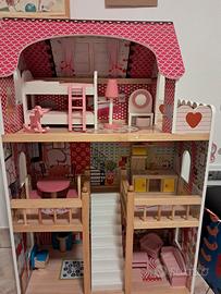 casa delle bambole con accessori