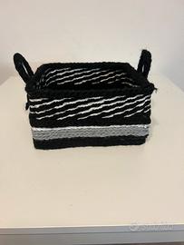 Oggetti fatti a mano e rivestiti di lana