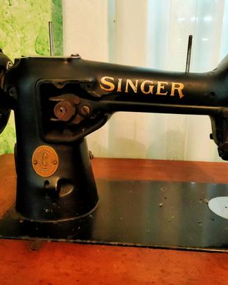 Macchina da cucire singer antica