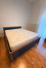 Letto matrimonale e materasso in omaggio