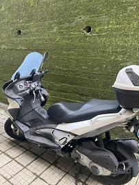 Aprilia sr max 300