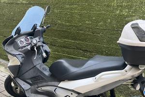 Aprilia sr max 300
