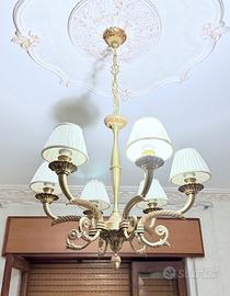 Lampadario classico dorato a 6 luci con paralumi
