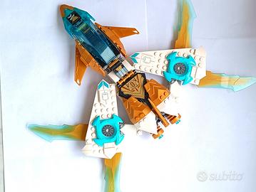 Lego Ninjago Il jet dragone d'oro di Zane