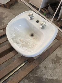Lavabo Dolomite in ceramica con colonna e rubinett