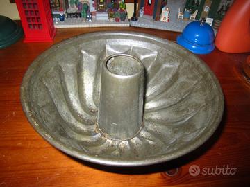 Stampo per torta, ciambella, in metallo - vintage