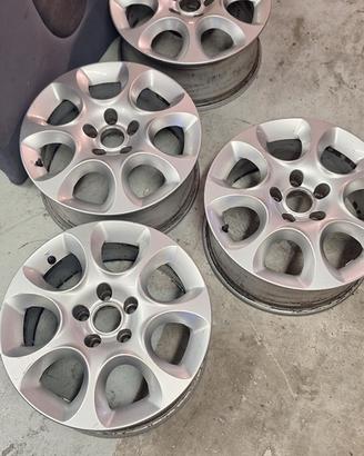 Cerchi in lega alfa romeo 16” fiat