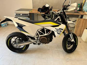 Husqvarna 701 motard