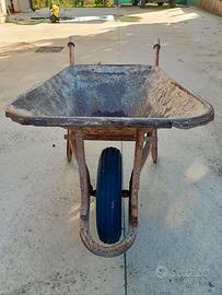 Carriola in ferro