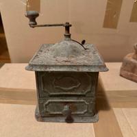 Macina caffé a manovella in metallo