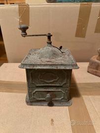 Macina caffé a manovella in metallo