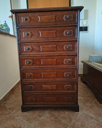 Cassettiera ìn legno 