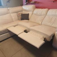 Divano vera pelle con 2 relax e chaise longue