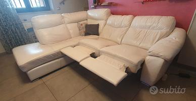Divano vera pelle con 2 relax e chaise longue