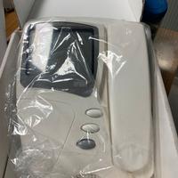 2 Videocitofoni Urmet Sentry + 1704/1A