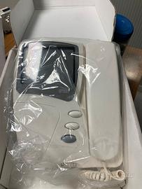 2 Videocitofoni Urmet Sentry + 1704/1A