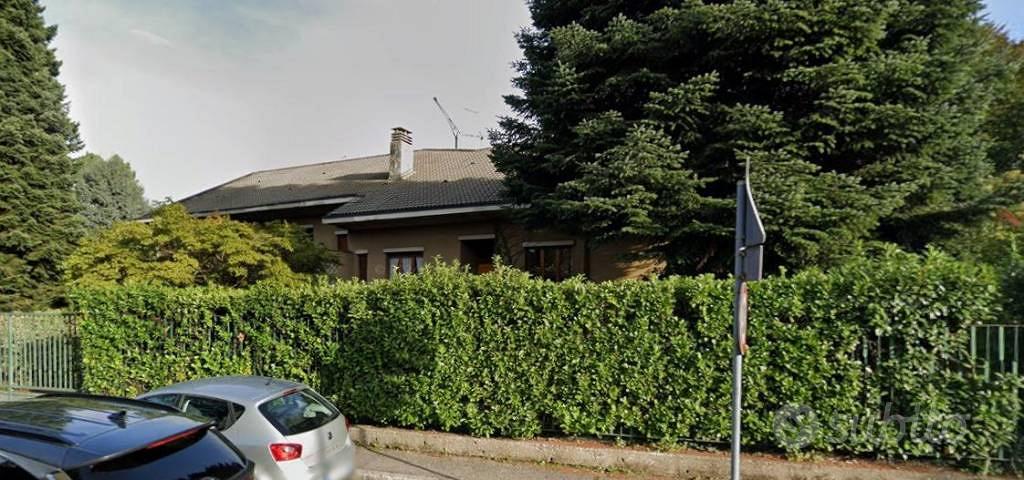 Immobile in asta di 330 m² con più di 5 locali e b - Vista 2