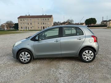 Toyota yaris 1.0 benzina 140000km