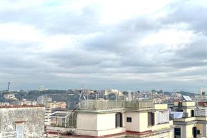 Via carlo de marco- villa trifamiliare