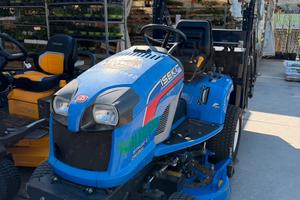 Trattorino tagliaerba ISEKI SXG323 usato