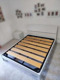 Struttura letto matrimoniale con rete a doghe - se