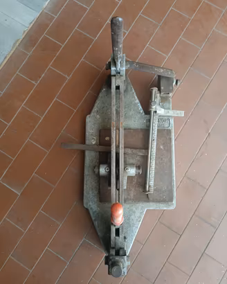 taglia piastrelle 