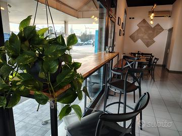 Tavoli e mensola per bar