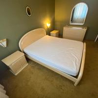 Camera da letto matrimoniale completa