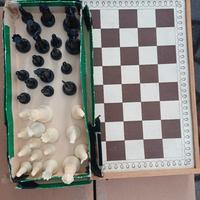 scacchi dama e scacchiera