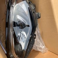 Faro dx  Mercedes CLA