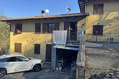 Immobile in asta di 118 m² con 3 locali e box auto