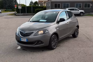 Lancia Ypsilon 1.0 FireFly 5 porte S&S Hybrid Silv
