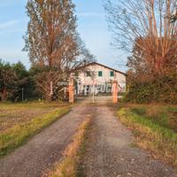 Villa Unifamiliare a Budrio Via Luzzo 9 locali